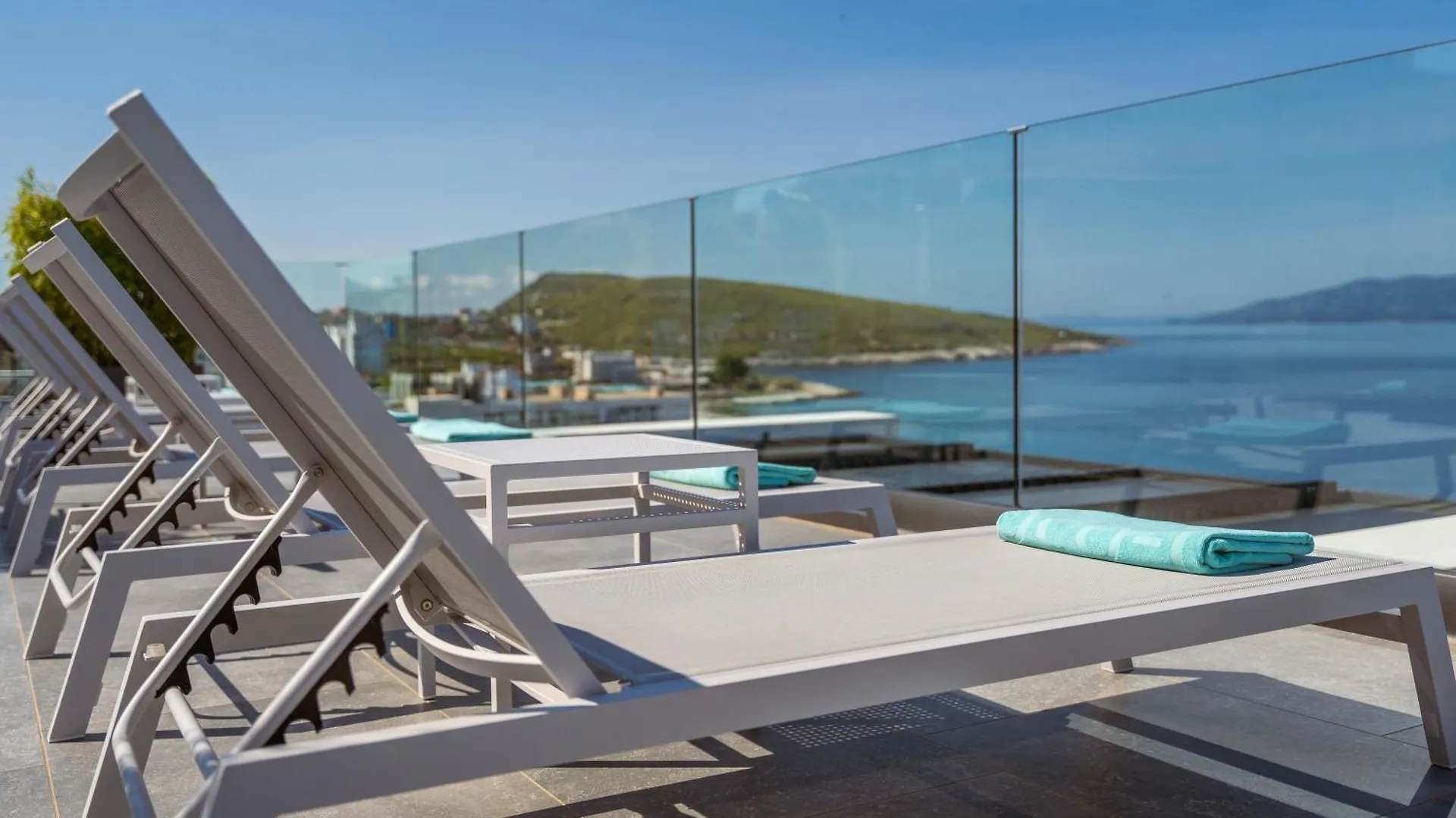 Glow Boutique Hotel & Suites Sarandë