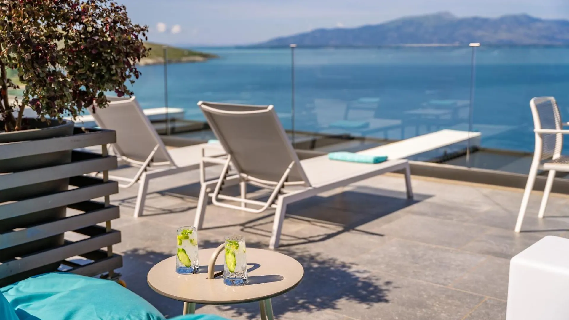 Glow Boutique Hotel & Suites Sarandë