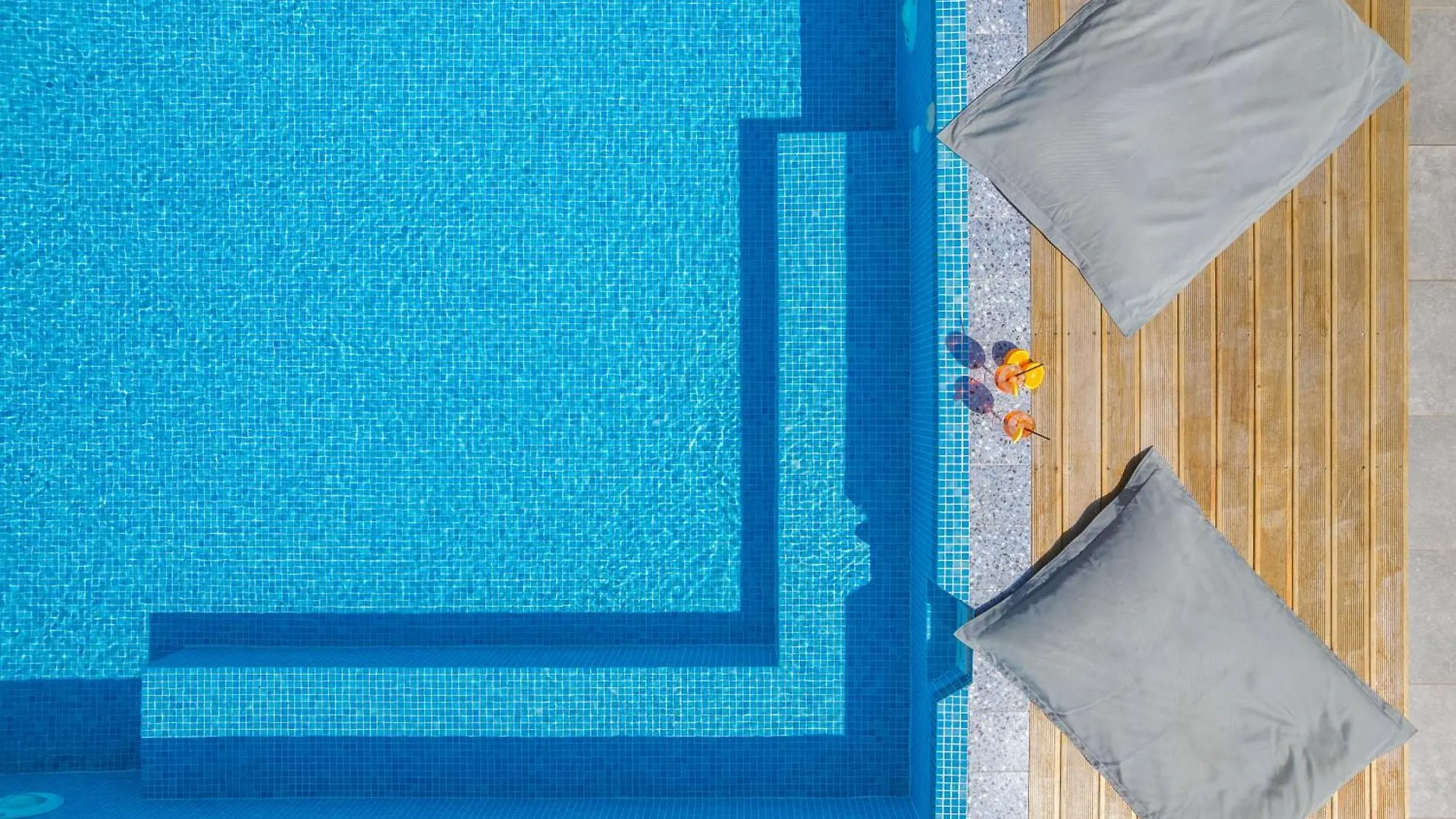 Glow Boutique Hotel & Suites Sarandë Albanien