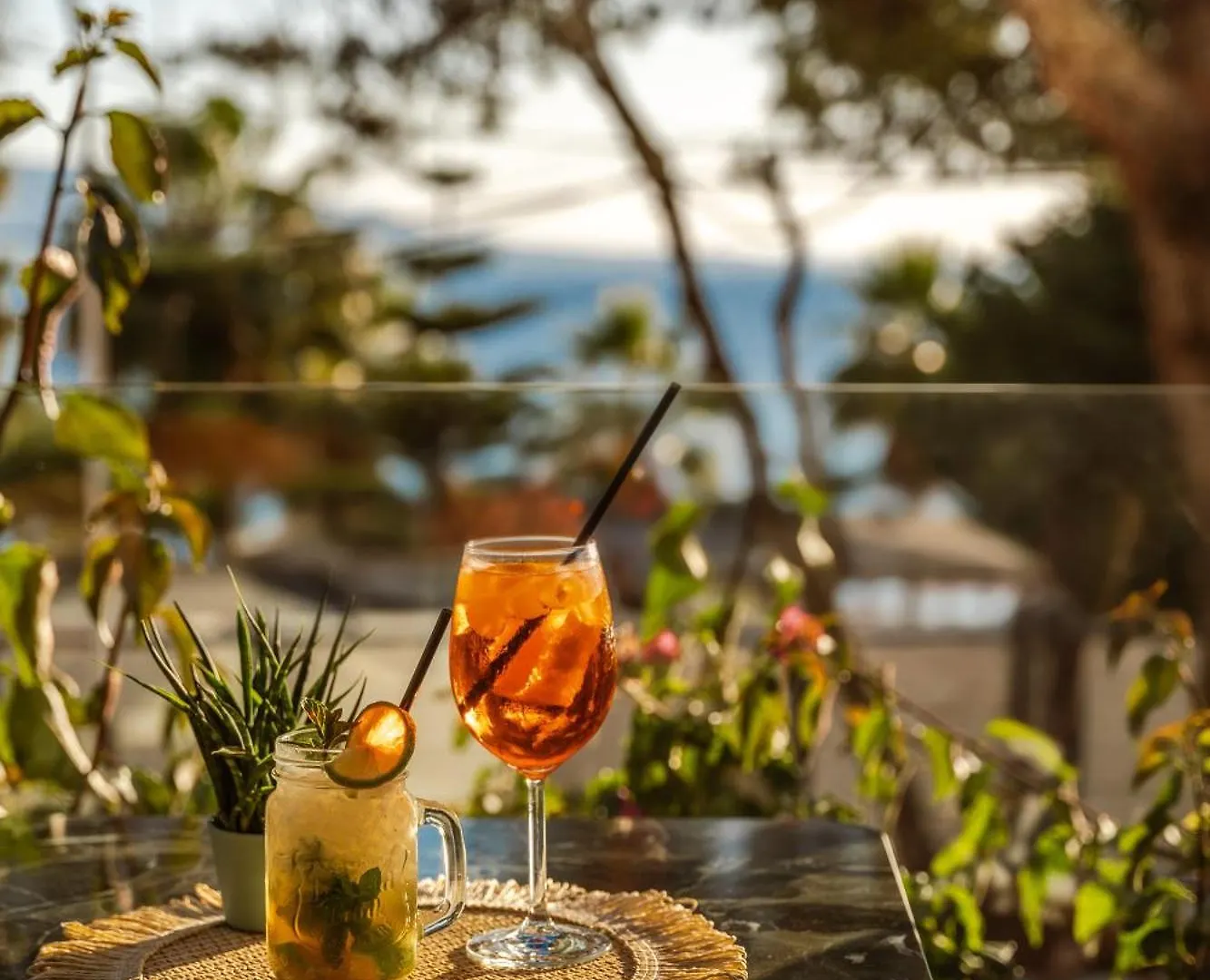 Glow Boutique Hotel & Suites Sarandë 4*,  Albanien
