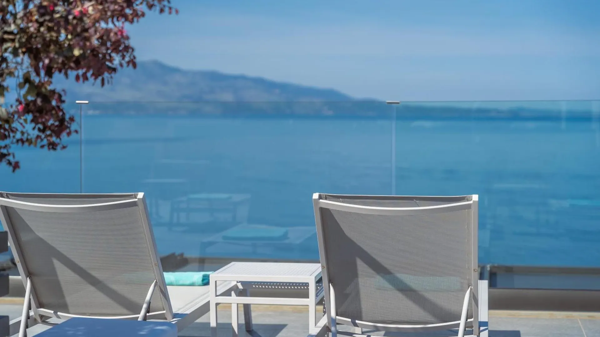 Glow Boutique Hotel & Suites Sarande
