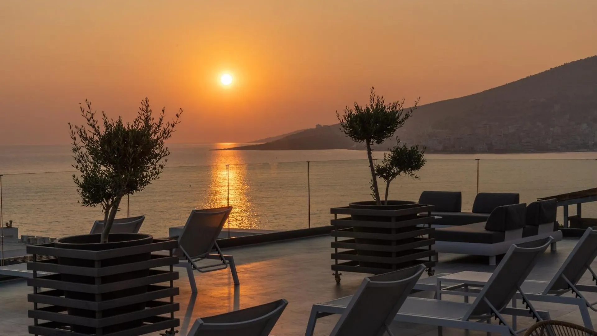 Glow Boutique Hotel & Suites Sarandë