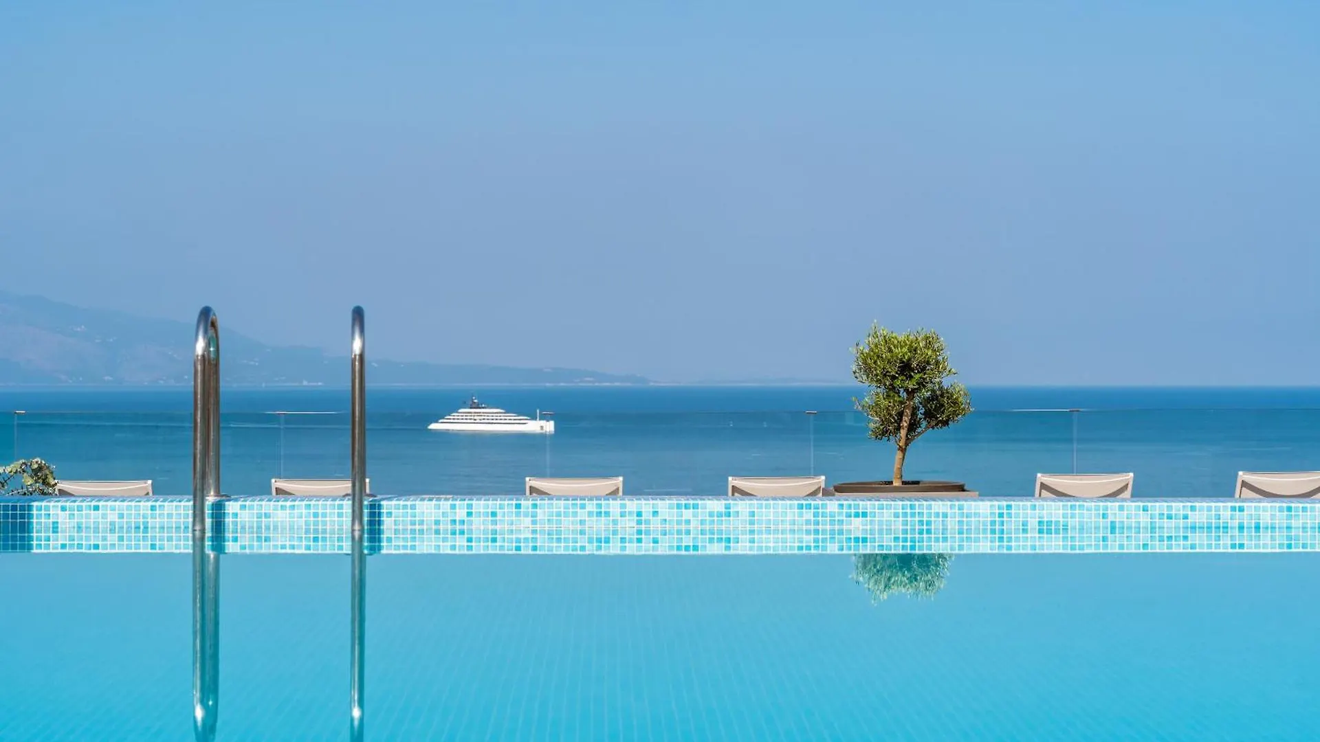 Glow Boutique Hotel & Suites Sarandë Albânia
