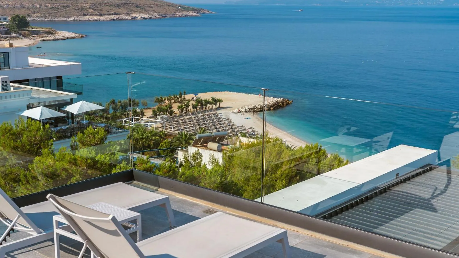Glow Boutique Hotel & Suites Sarandë 4*,  Albânia