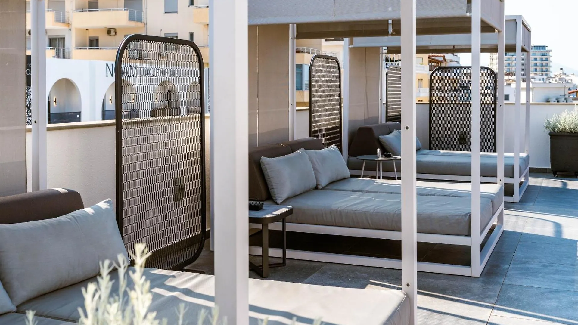 Glow Boutique Hotel & Suites Sarandë