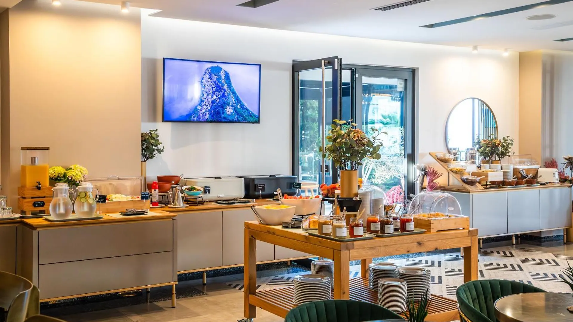 Glow Boutique Hotel & Suites Sarande Albania