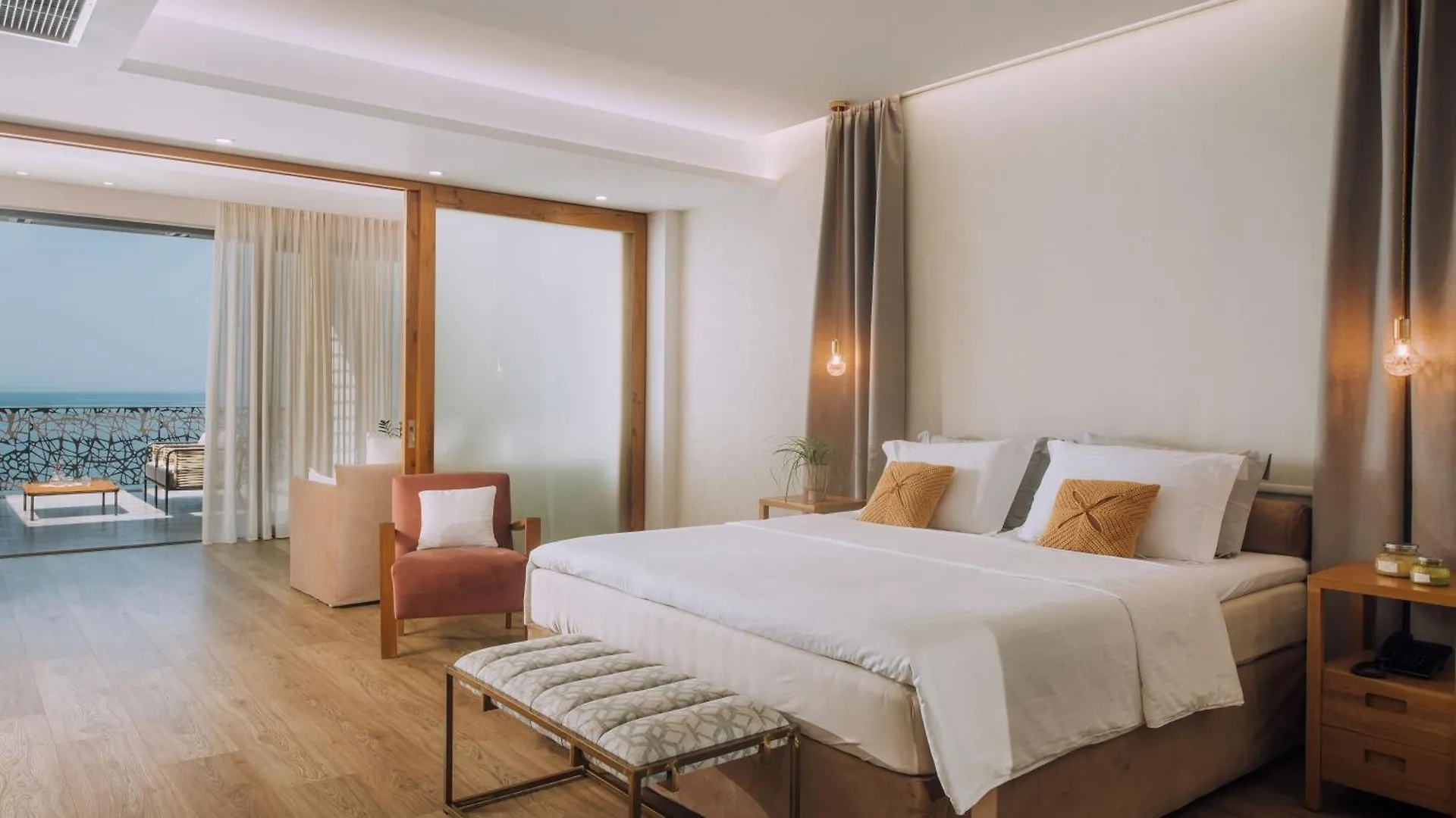 Glow Boutique Hotel & Suites Sarandë