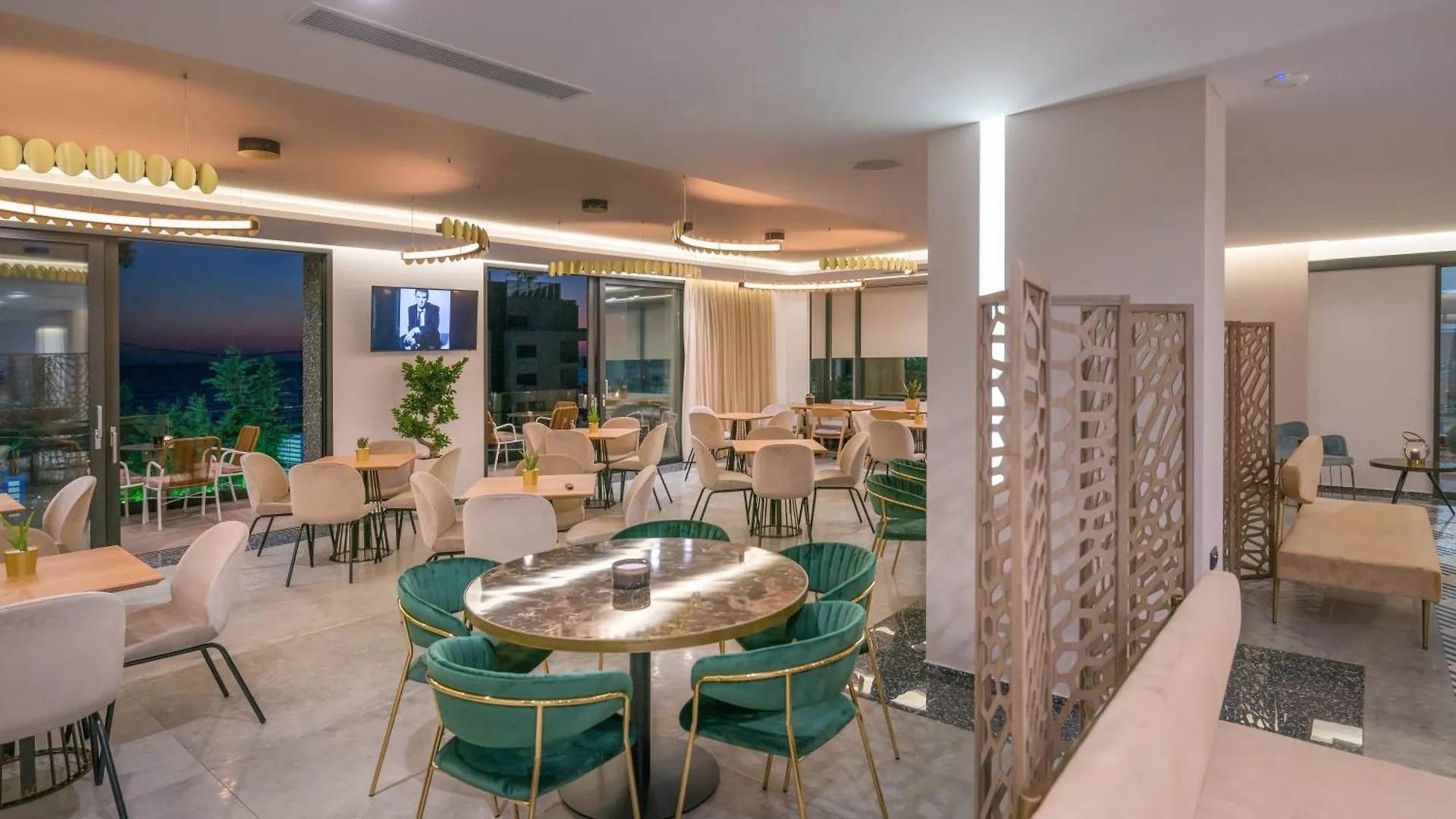 סרנדה Glow Boutique Hotel & Suites