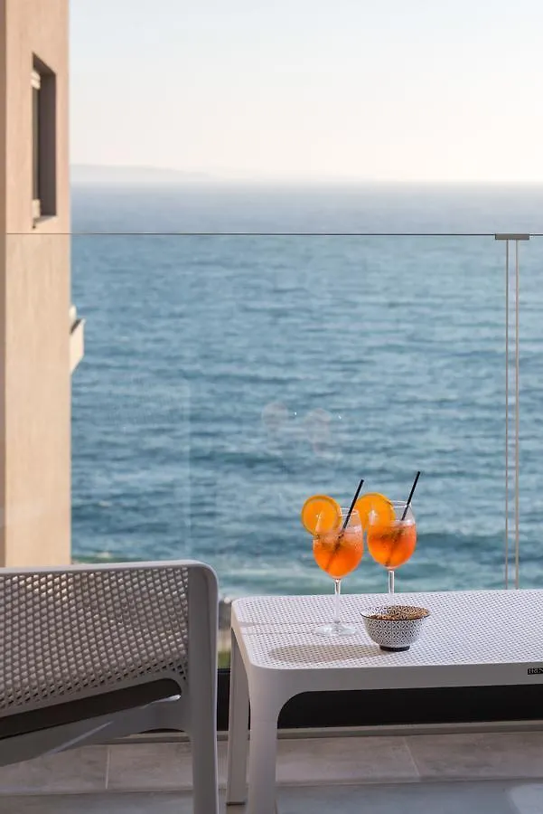 Glow Boutique Hotel & Suites Sarandë 4*,