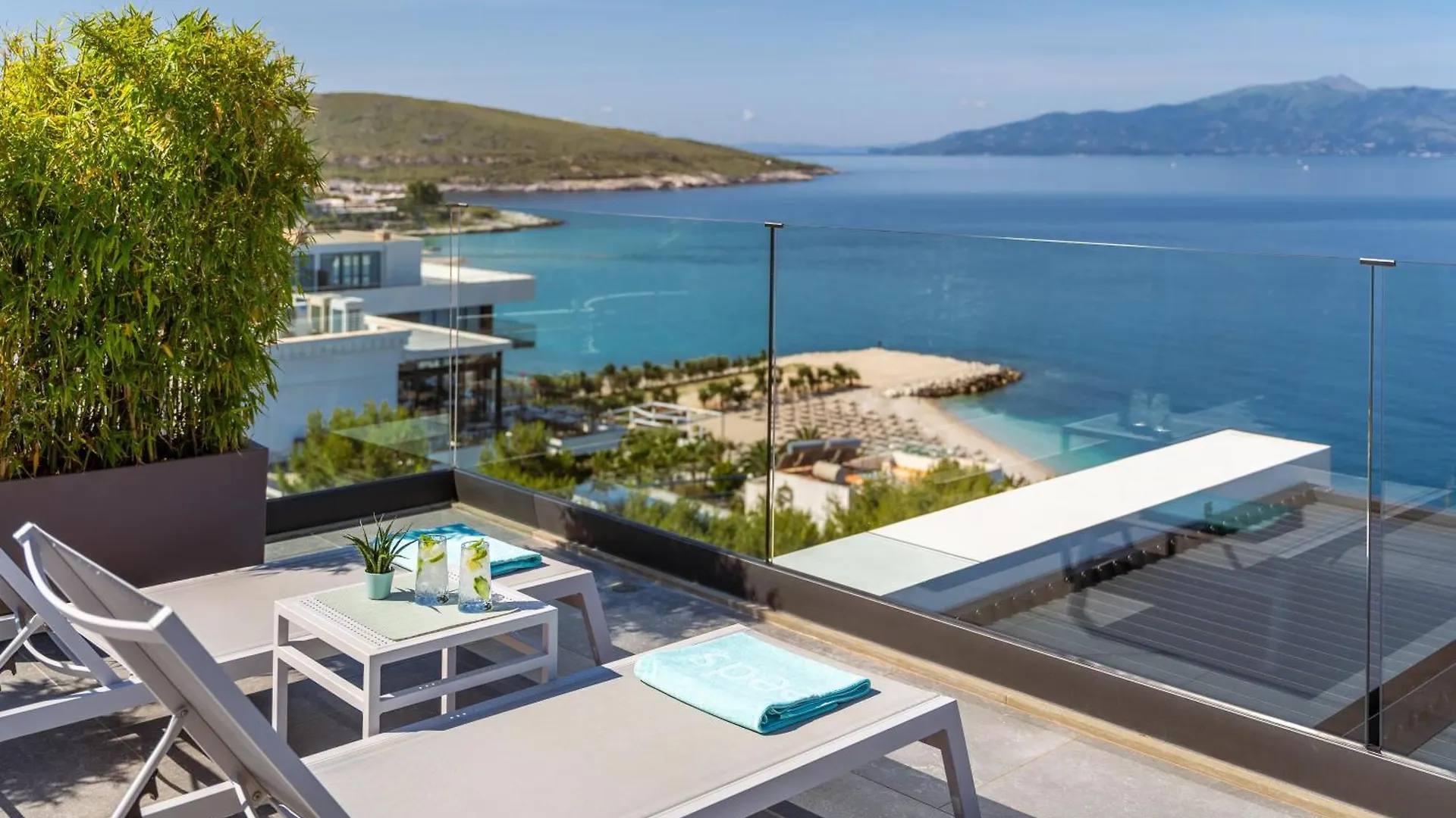 Glow Boutique Hotel & Suites Саранда 4*,  Албания
