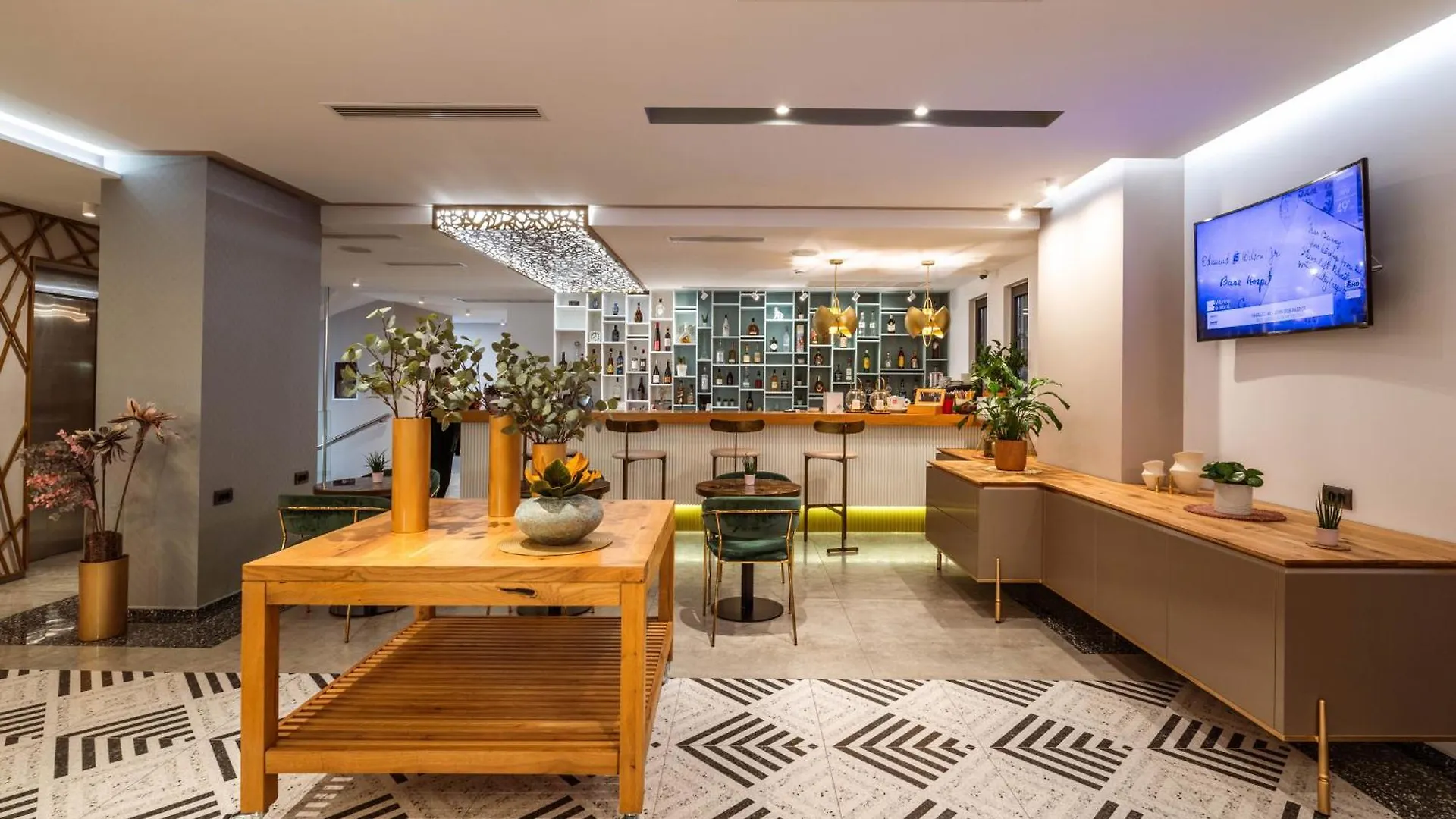 Glow Boutique Hotel & Suites Саранда