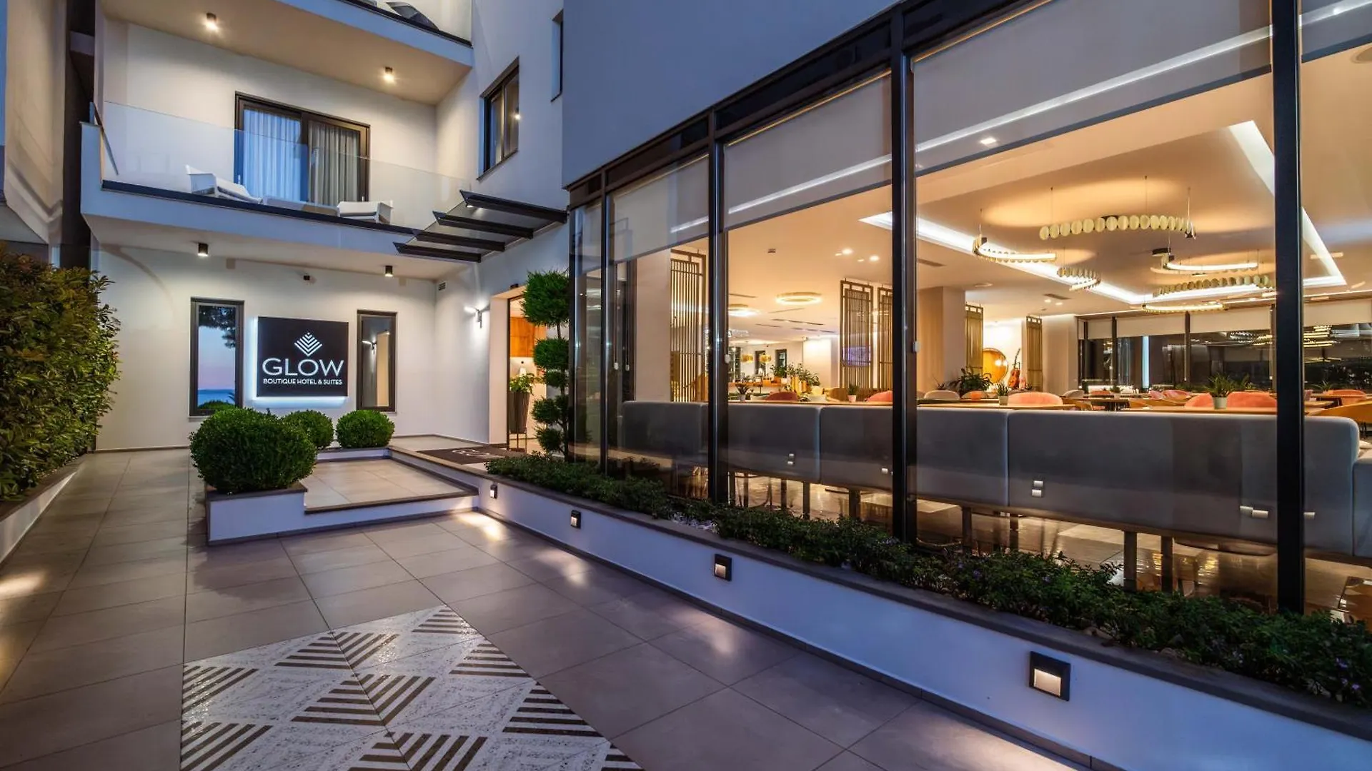 Glow Boutique Hotel & Suites Саранда