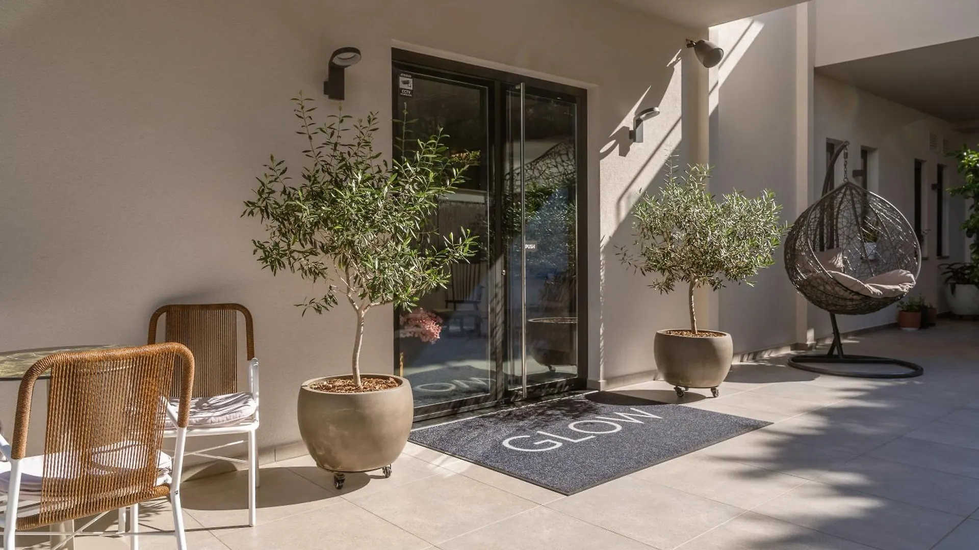 Glow Boutique Hotel & Suites Саранда