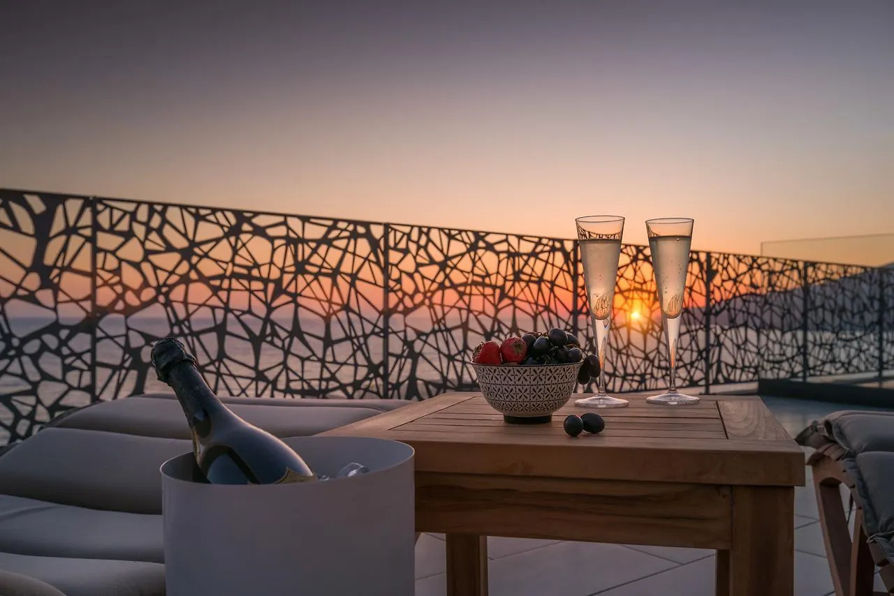 Glow Boutique Hotel & Suites Саранда